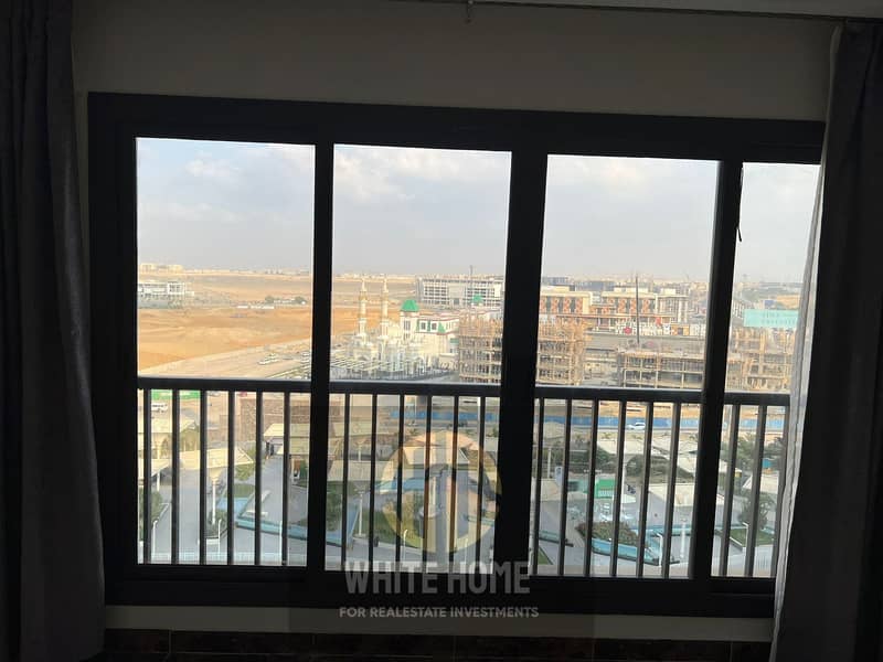 14 195c73fd-b8d6-41bd-9a4c-5fe40369a2ad. jpeg