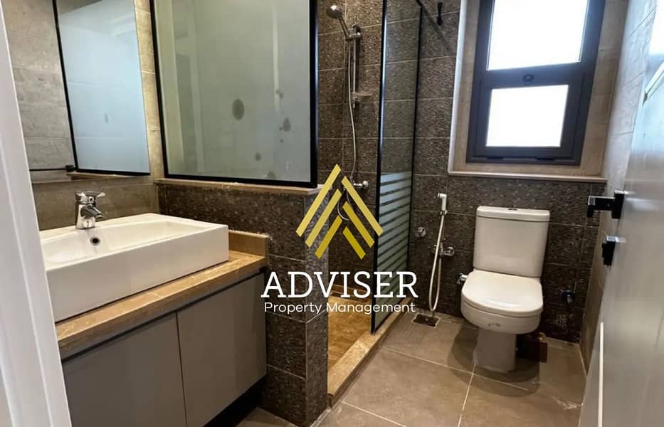 3 8240919-343fao. jpg