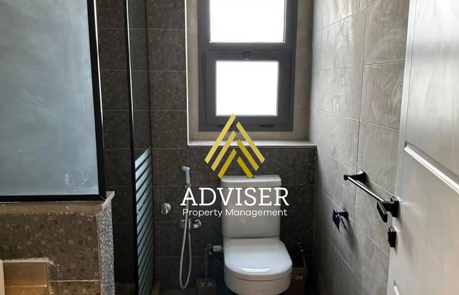 4 8240919-718c7o. jpg