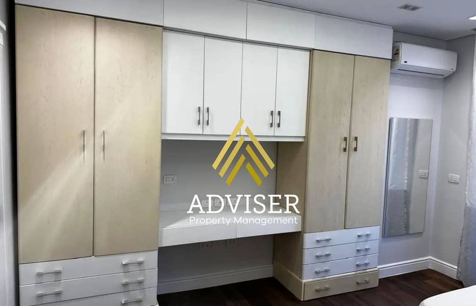 10 8240919-87ea2o. jpg