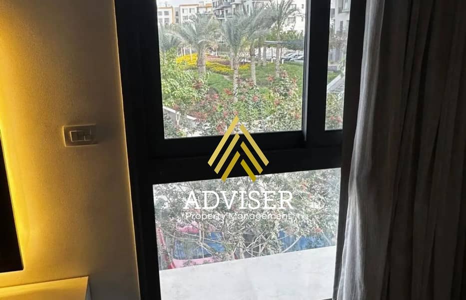 3 8240919-ba6c7o. jpg