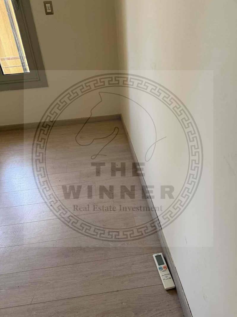 2 8c8a32cc-9fdb-4e29-8e74-ec851fae3a8a. jpg