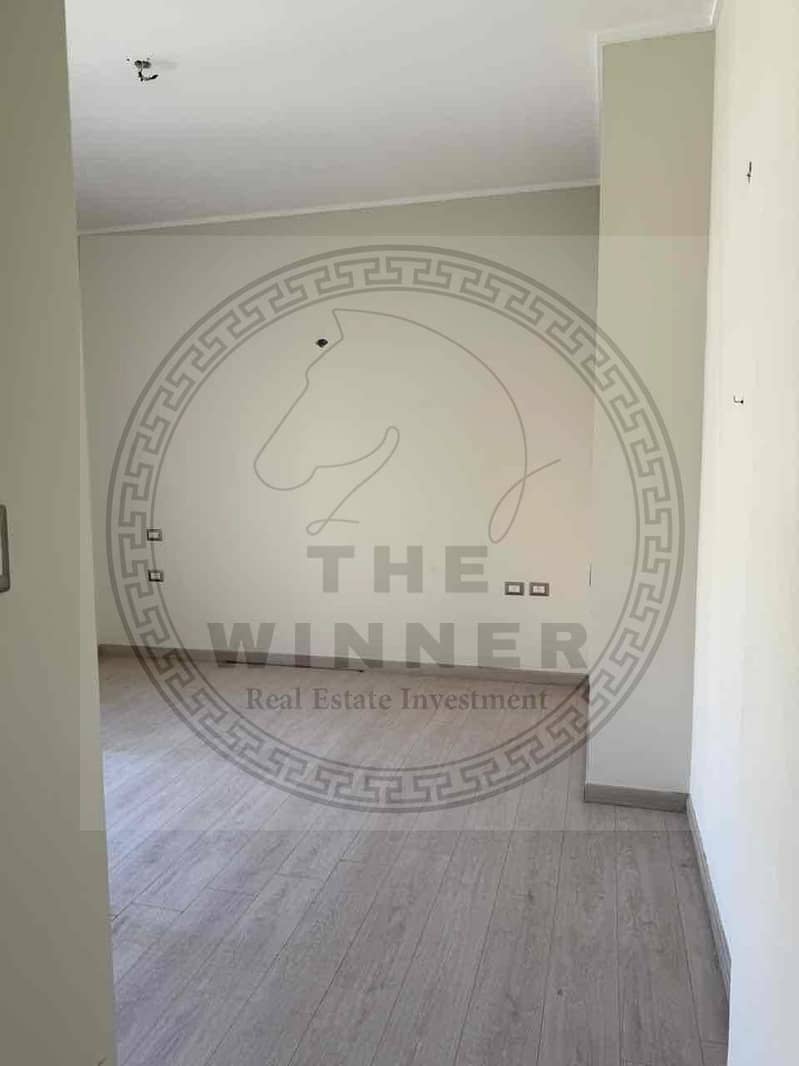 3 387926b1-9e38-4717-a9d6-bd02c37e5c16. jpg