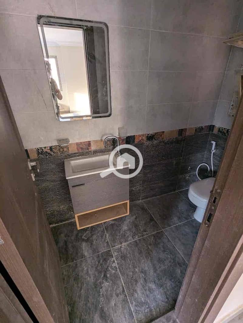 3 24c5f405-a184-48f7-b161-4e1a63486f01. jpg