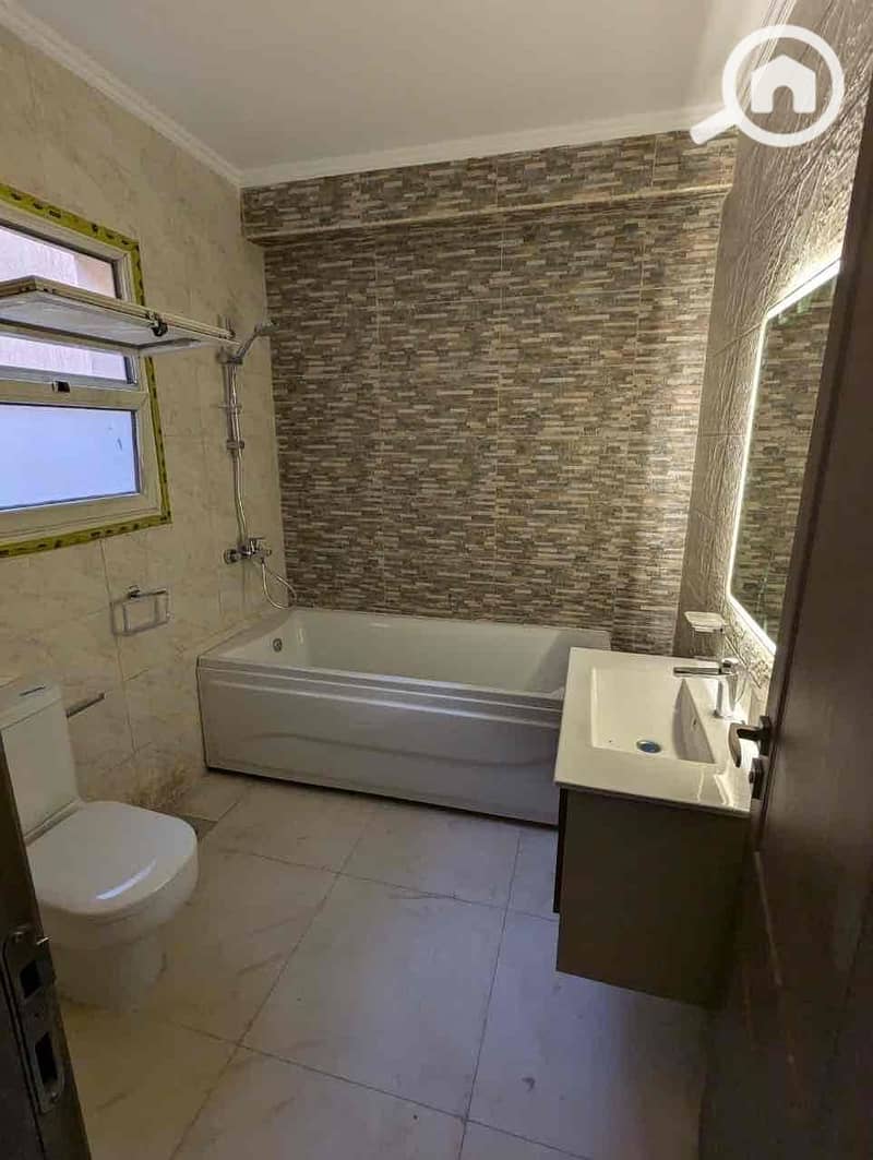 4 cbb1645f-4ac5-4fbe-9d45-a472131ec5d0. jpg