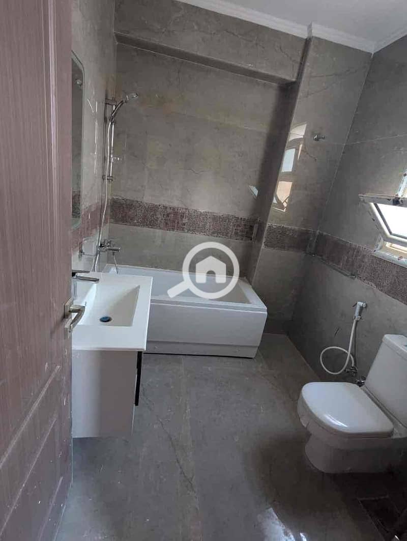 8 e3fcd54c-0d3e-47da-bb43-ea21888aee6d. jpg