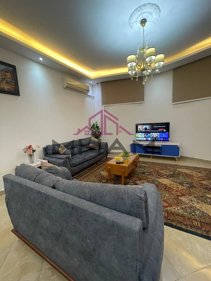 8 photo_5836841159651691439_y. jpg