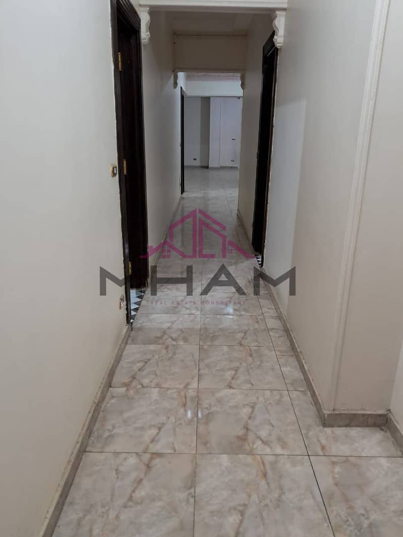 3 photo_5839344245116963636_y. jpg