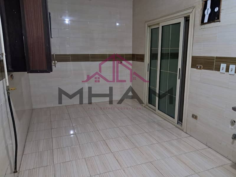 8 photo_5839344245116963641_y. jpg