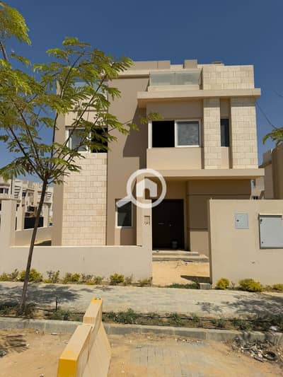 4 Bedroom Twin House for Sale in 6th of October, Giza - 41f29e30-42bf-4e27-84a8-915abdf6632d. jpg