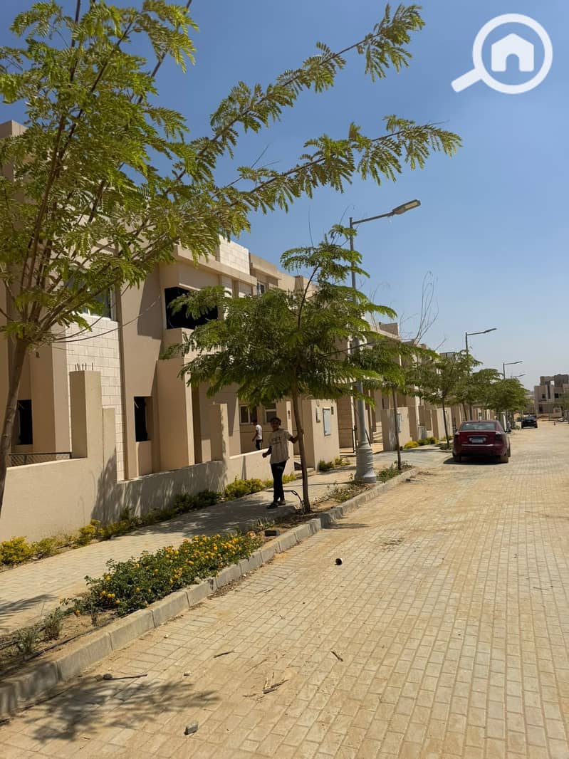 2 056a7177-1e49-49f7-a816-1b49886c3d3f. jpg