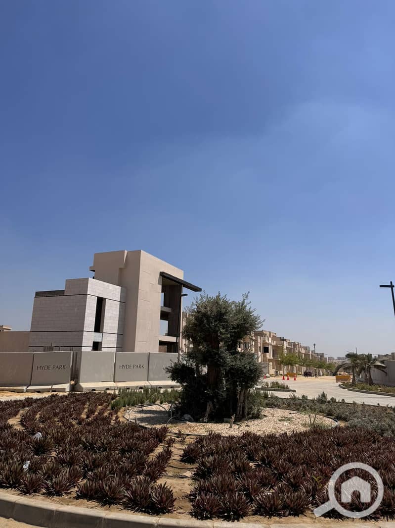 10 f9fa4223-e2e4-461e-9471-dbf98420efe0. jpg