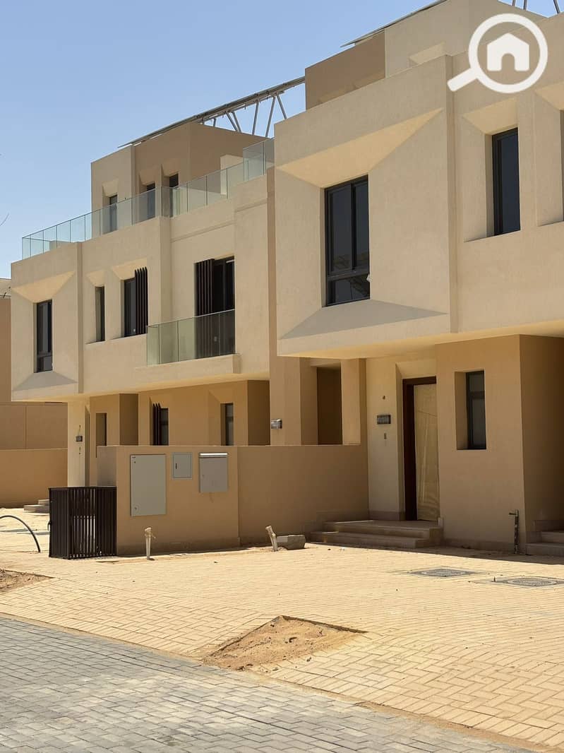 6 6df09193-e92b-426b-8f50-835d3f7ae1f8. jpeg