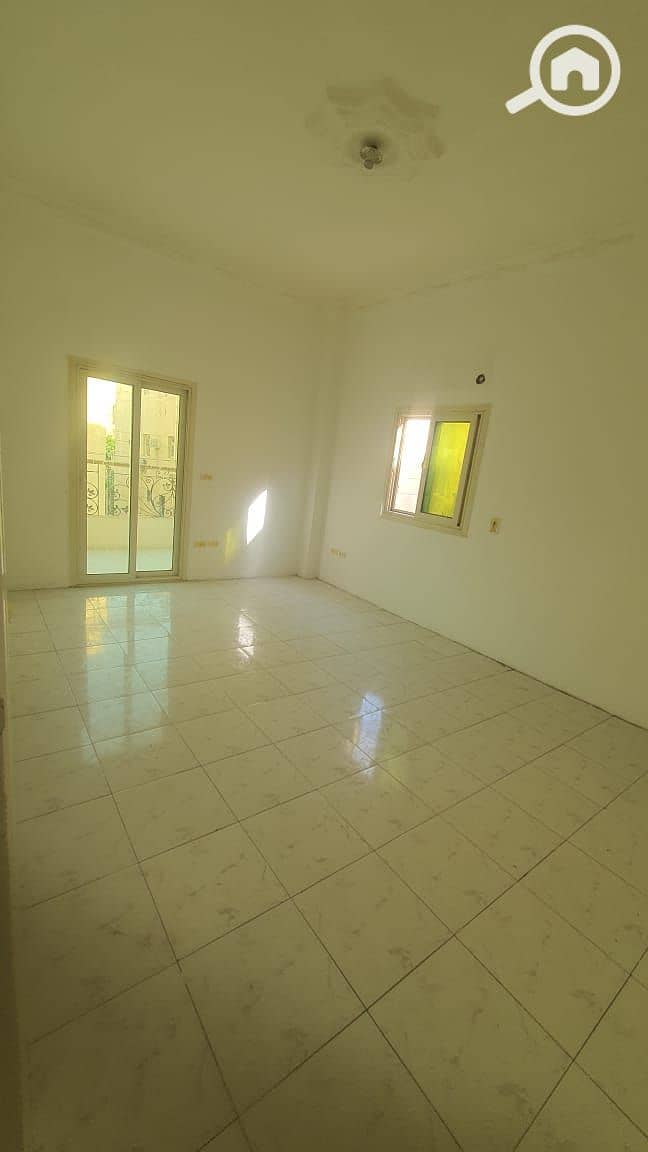 2 3cd19f8b-5def-43fd-87bf-e3a68fc885b5. jpg