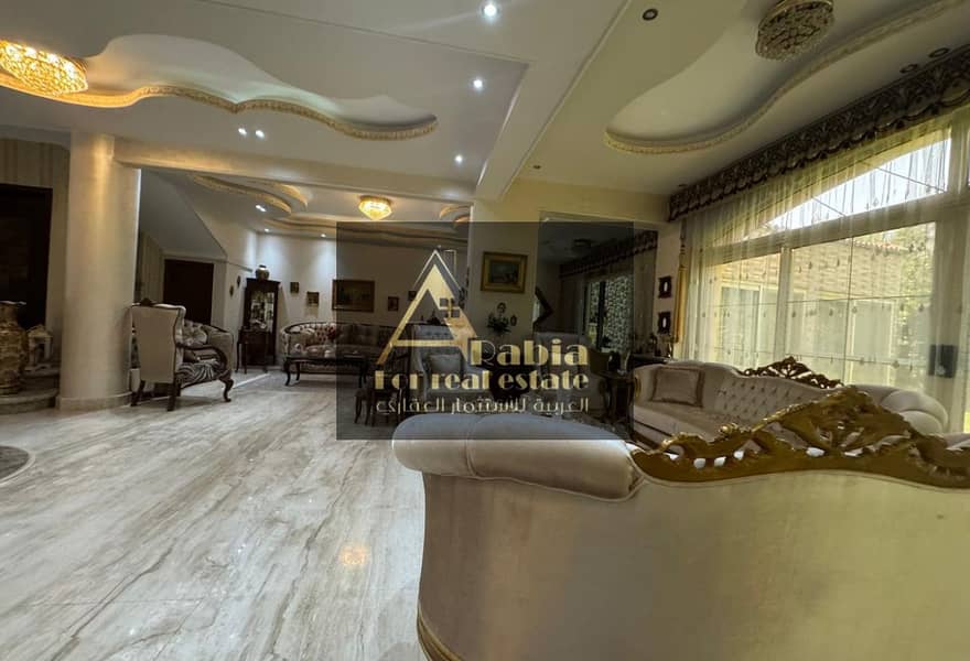 3 0e745922-dd8b-470d-a9c6-2460647d3d80. jpg