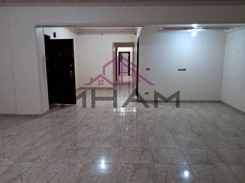 8 photo_5839344245116963642_y. jpg