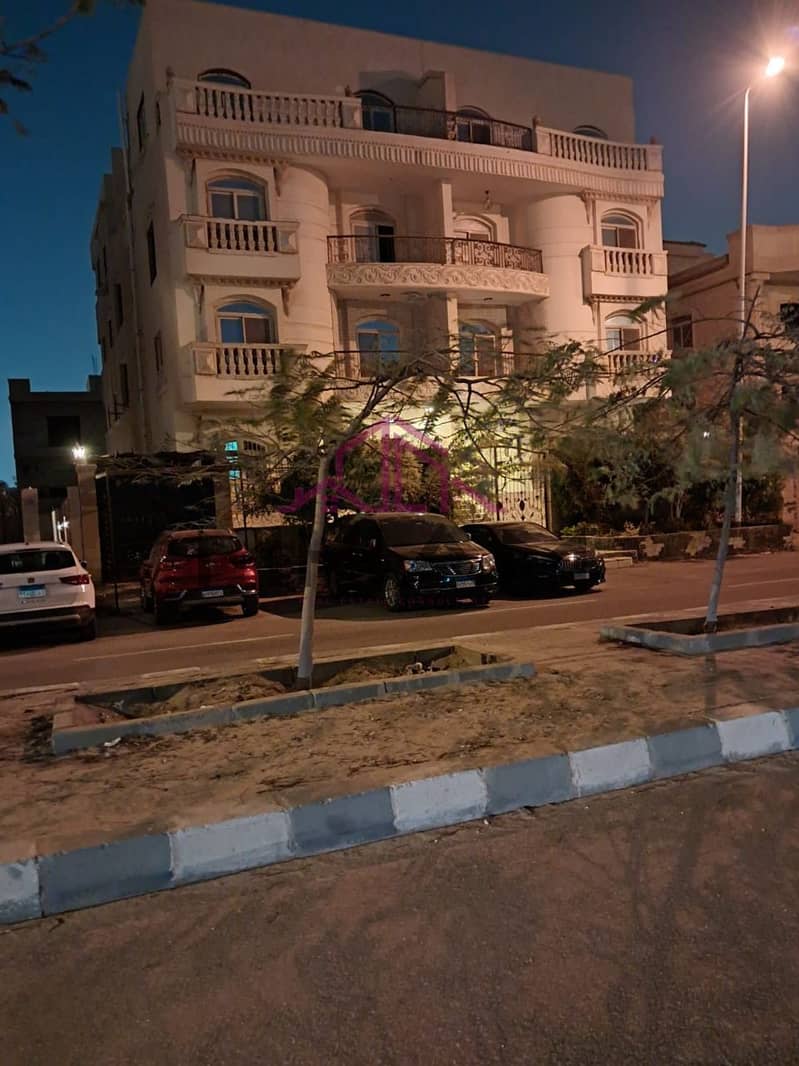 2 photo_5839477810009935006_y. jpg