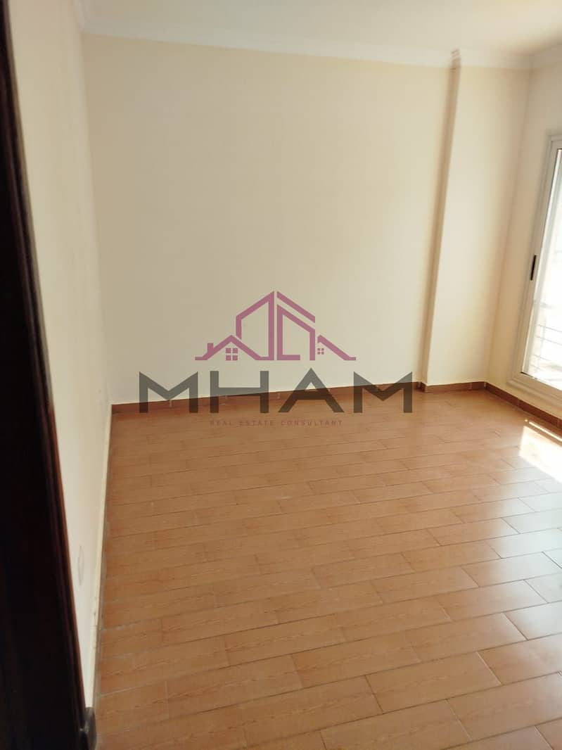 3 photo_5837037559916202778_y. jpg