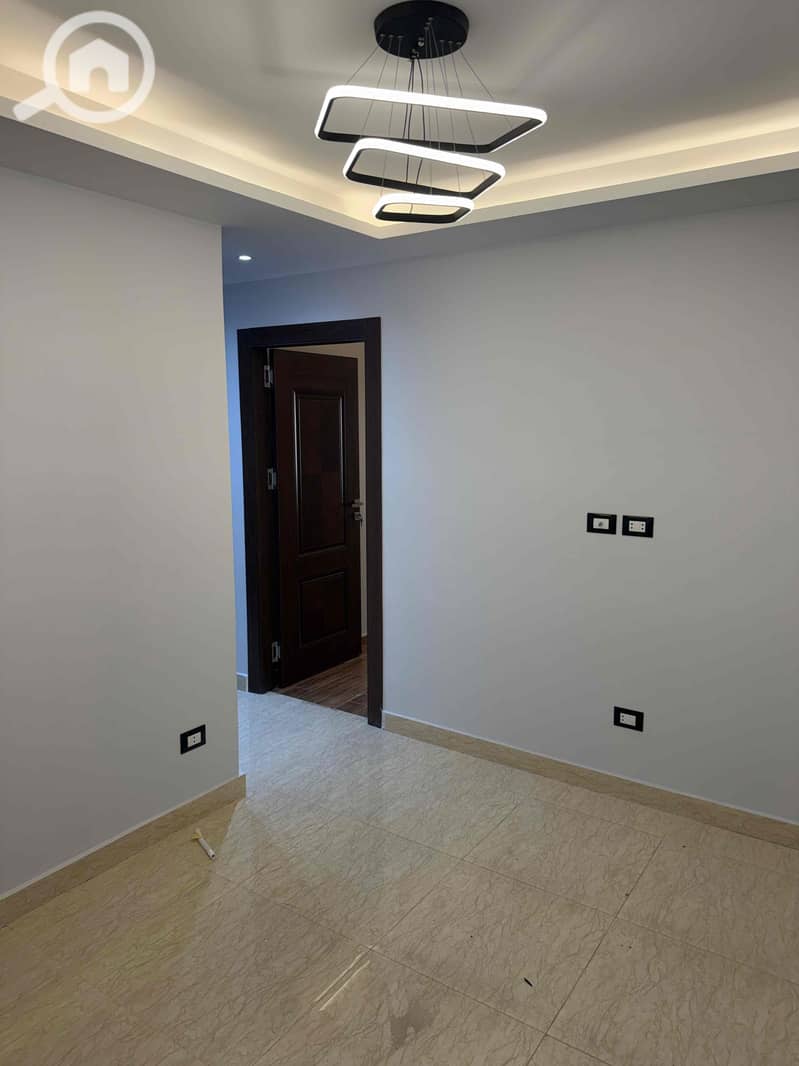 5 347911a4-6af2-4ede-b229-f9b189054739. jpg