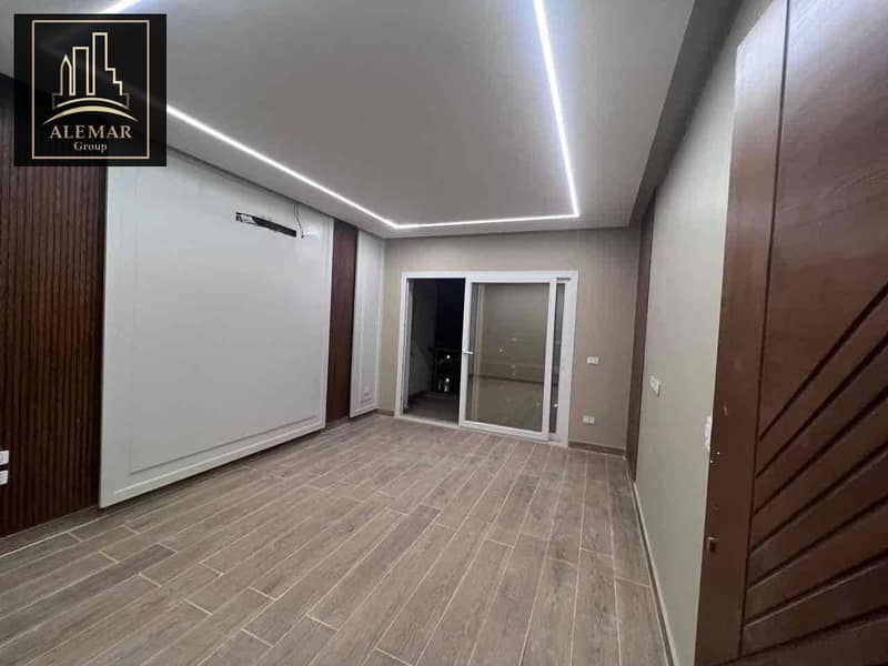 5 8eaca2b8-6bdf-4ec0-9c96-b9cc7a45bbdc. jpg