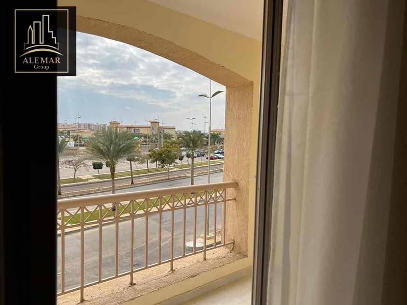 18 04579b2f-5a22-444f-a0f1-4bb6d380f8c6. jpg