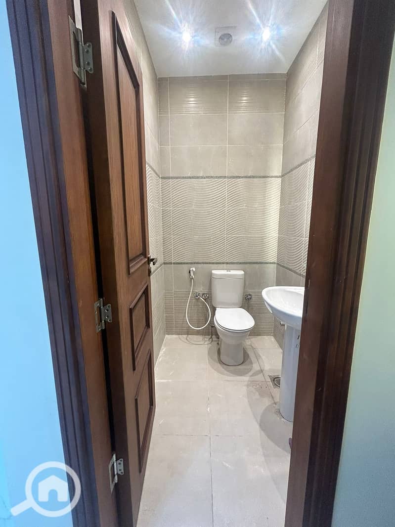 7 WhatsApp Image 2025-11-22 at 10.46. 06 PM (1). jpeg