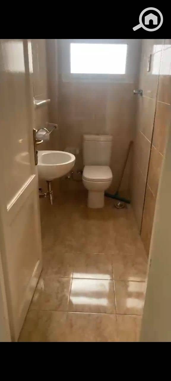 10 e99a01bc-b95b-4476-a051-32a26b19d475. jpeg