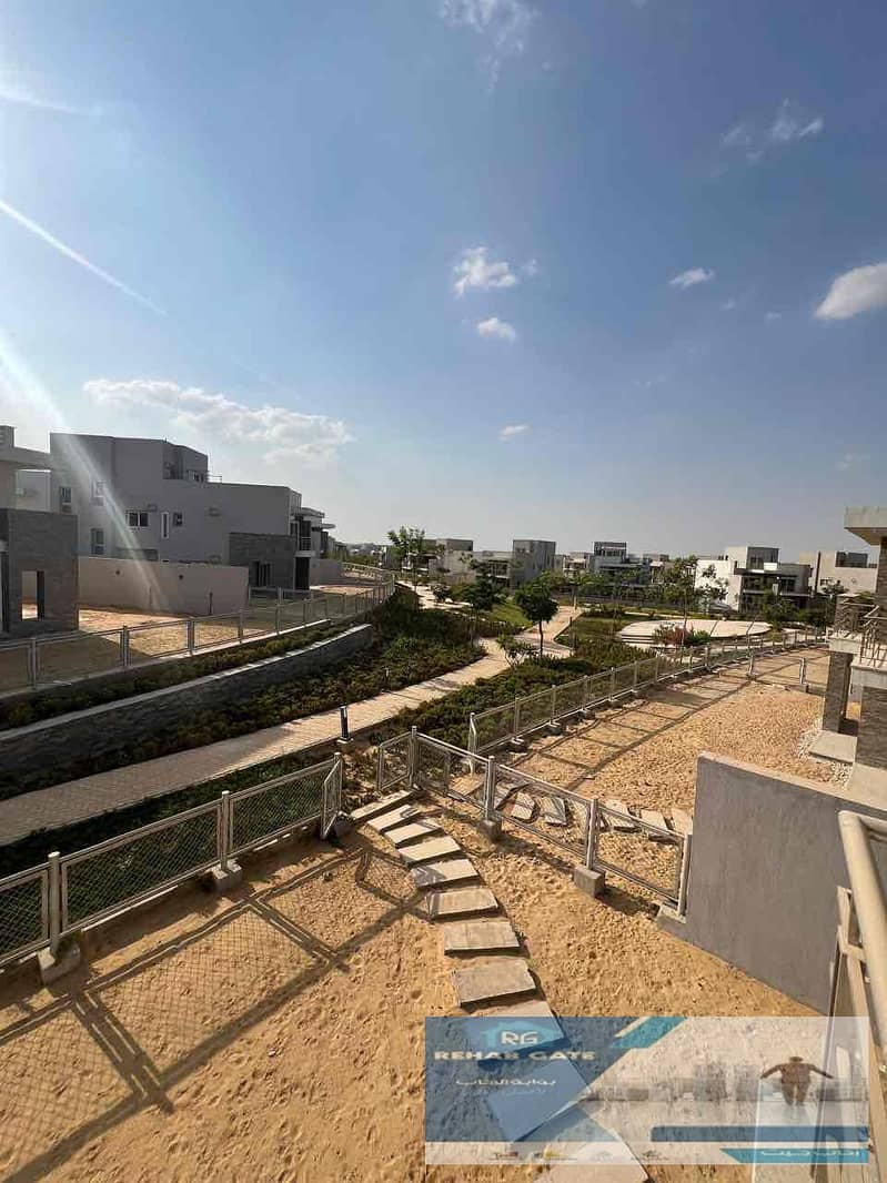 5 c4221f86-74bb-474a-9fe9-4e23ecc9144b. jpg