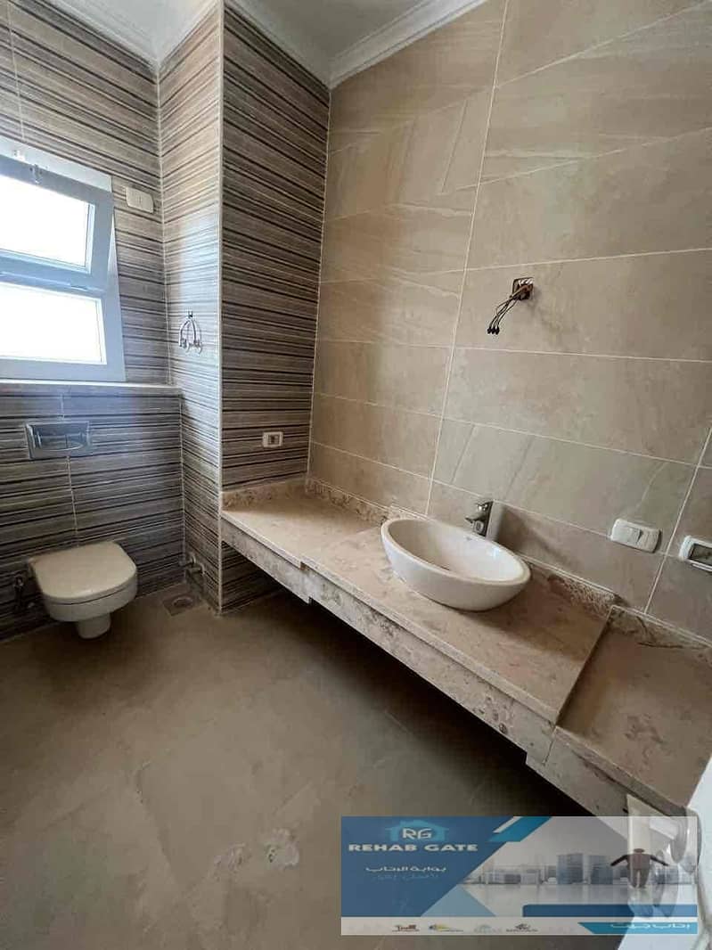 7 594b838f-494f-415f-b80e-15429aba6350. jpg