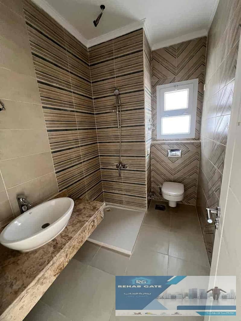 11 7d5d4b28-316d-4a1f-9cb8-aa117e75916a. jpg