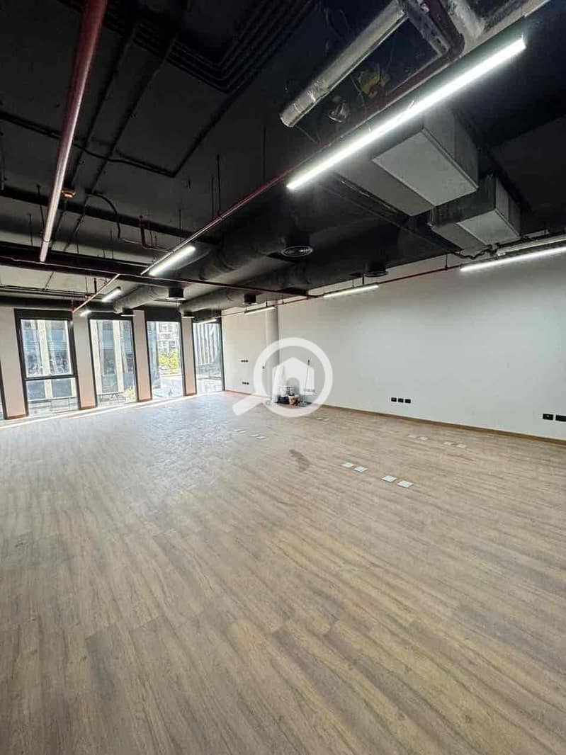 4 9fb7e345-25a9-4cbd-90b5-07fcff582893. jpg