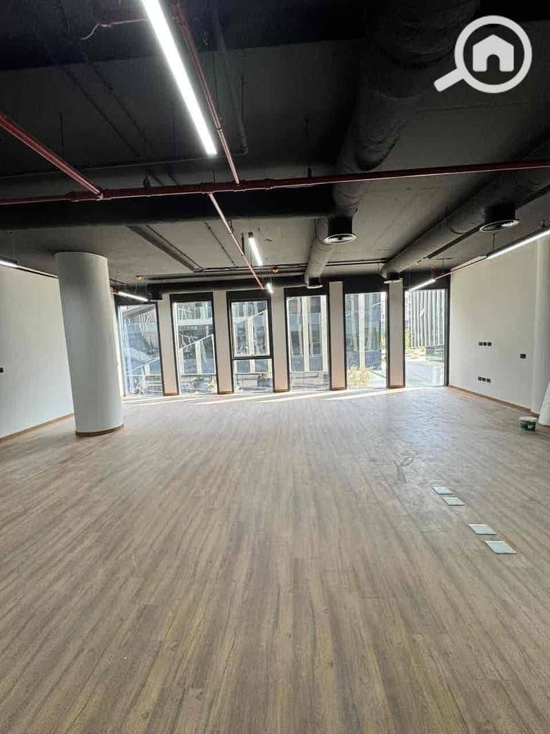 5 5836c838-9b62-4100-b92a-6ba0e048beb4. jpg