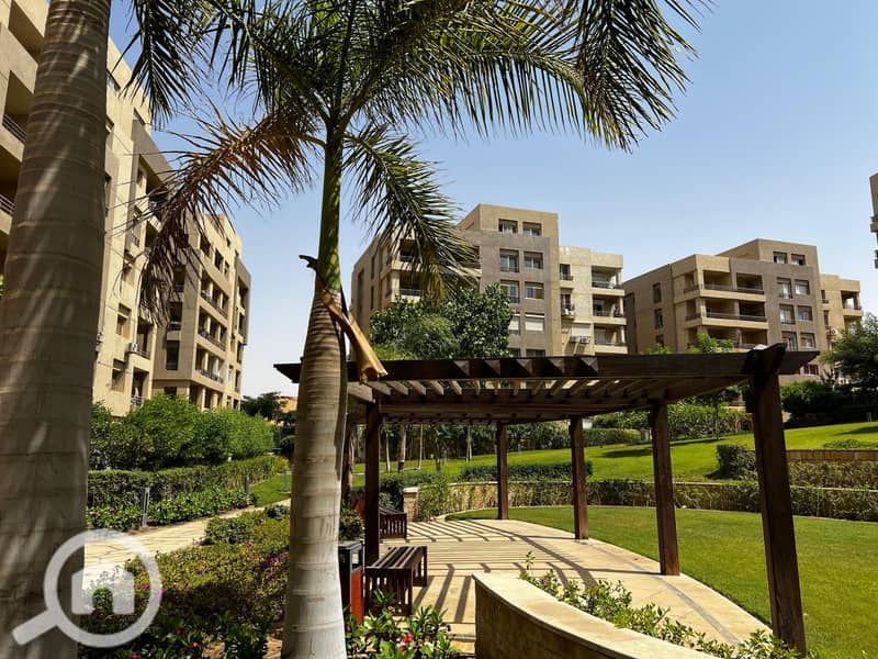 4 0d9a04ed-738e-4f15-bb00-0c53ed24c3f9. jpg