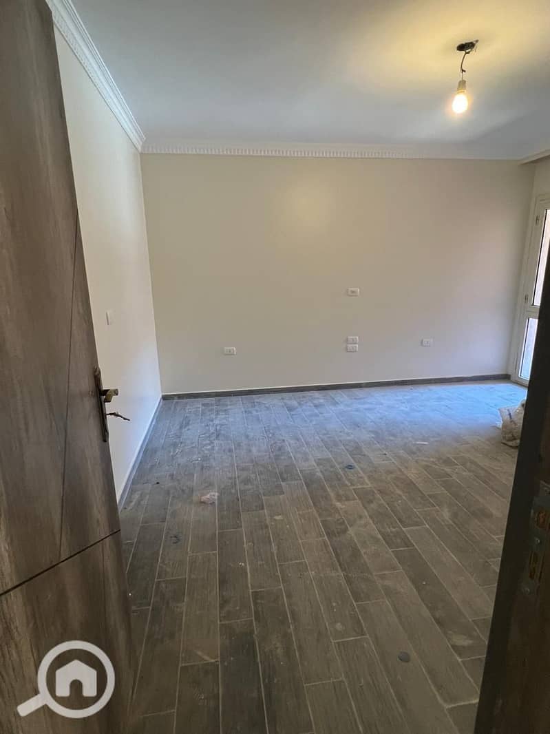 10 597e945e-2a72-4386-9365-eee47f6c5675. jpg