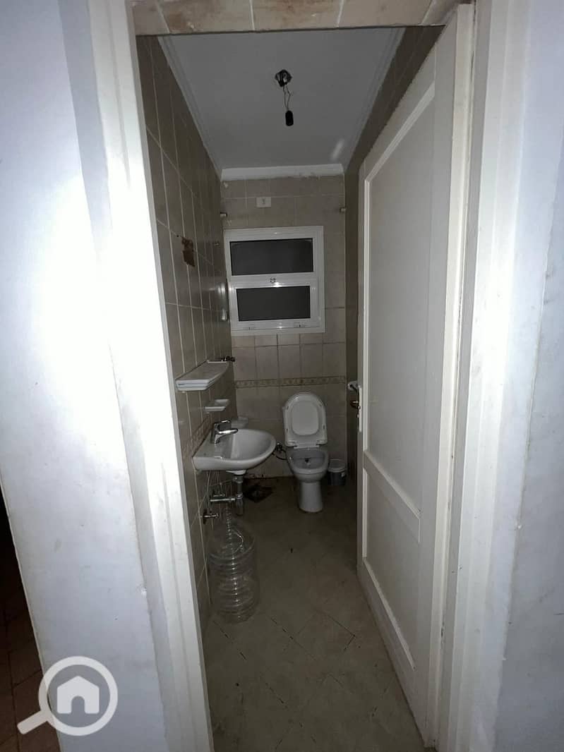 8 e07f7a38-b53c-4ca6-8962-21774a49d04a. jpeg