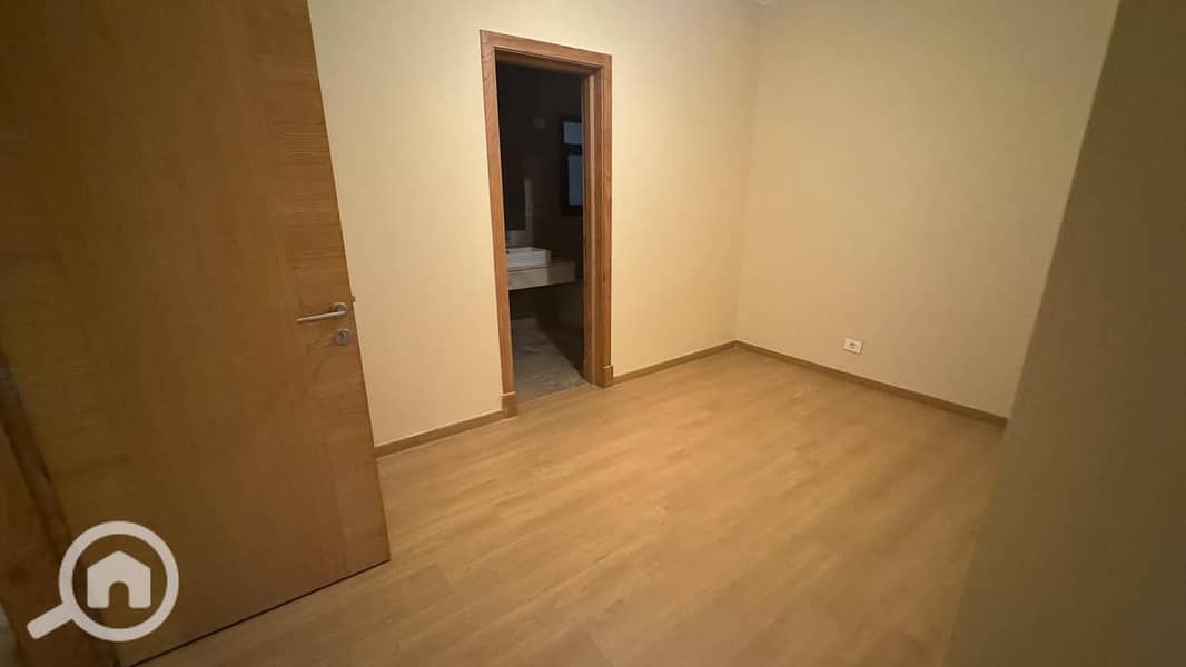 3 df77b7b7-8597-4bed-910c-ae0c7386e213. jpg