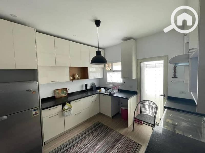 7 60e6a1e1-b1cc-4958-a6c7-e13d63ad8c6a. jpeg