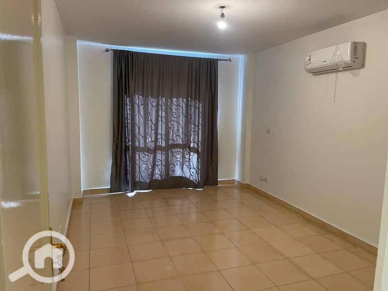 4 e348e7b4-3b6e-41df-a5c8-e3baf9a98ccd. jpeg