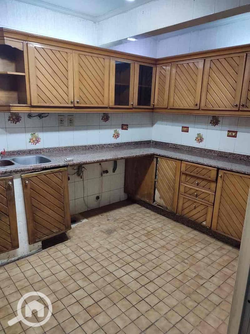 4 b4fc0949-1f96-4895-8363-a624dd4e91f2. jpg