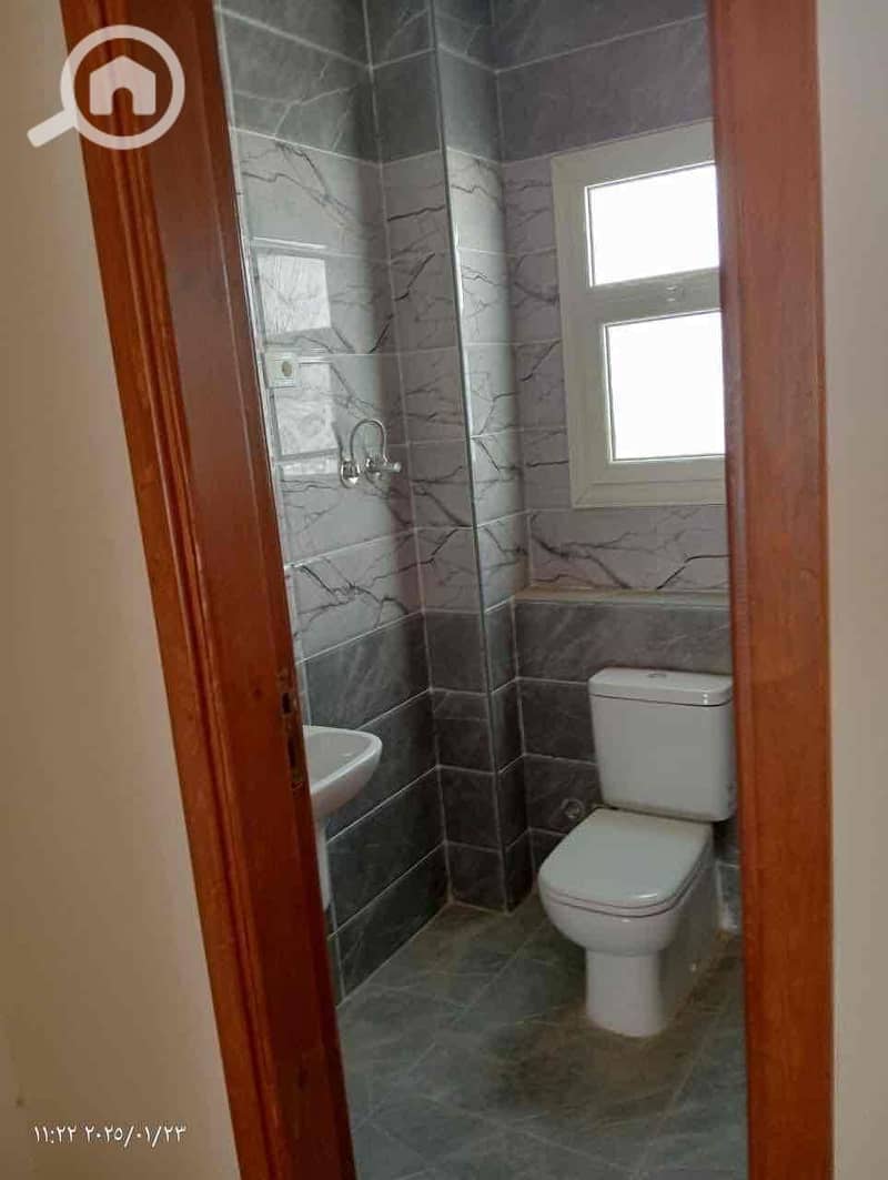 4 c44cfc01-4966-479f-b3a0-0ce8a272a477. jpg