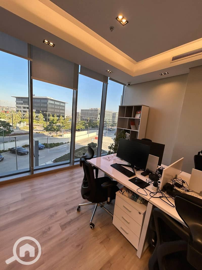 4 8e0abb8d-0645-460b-b29e-a3f75c817fec. jpeg