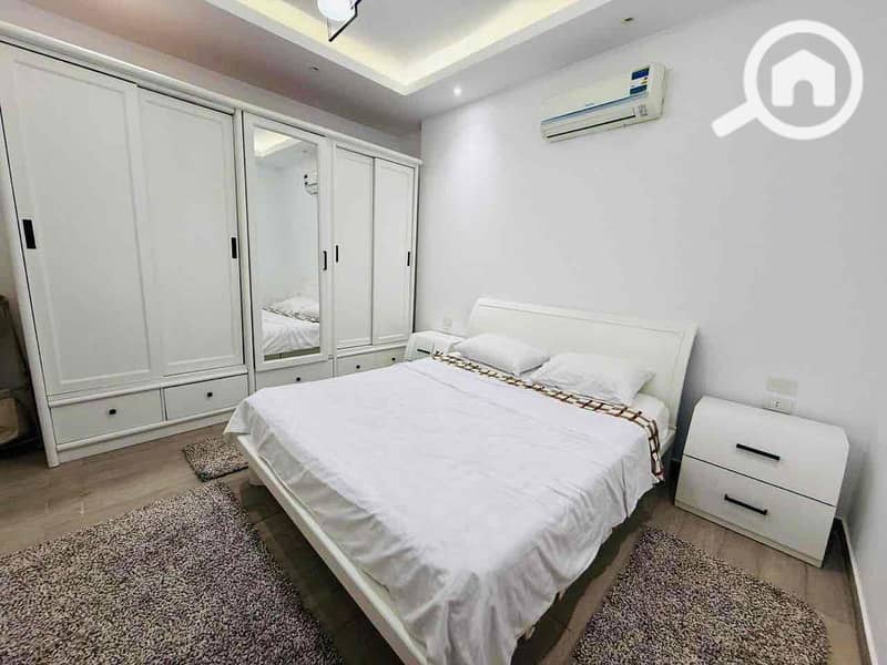 4 bc600fc7-4cf2-4e9e-94d8-2ef8cbcefa8f. jpg