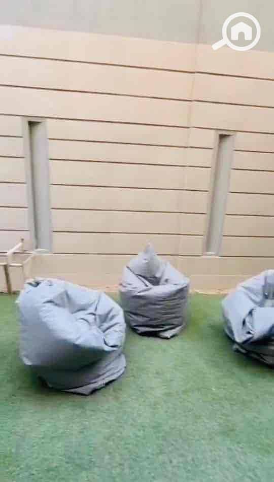 9 e8c2b4c9-6c96-4f89-91e6-fc95d3cccd82. jpg