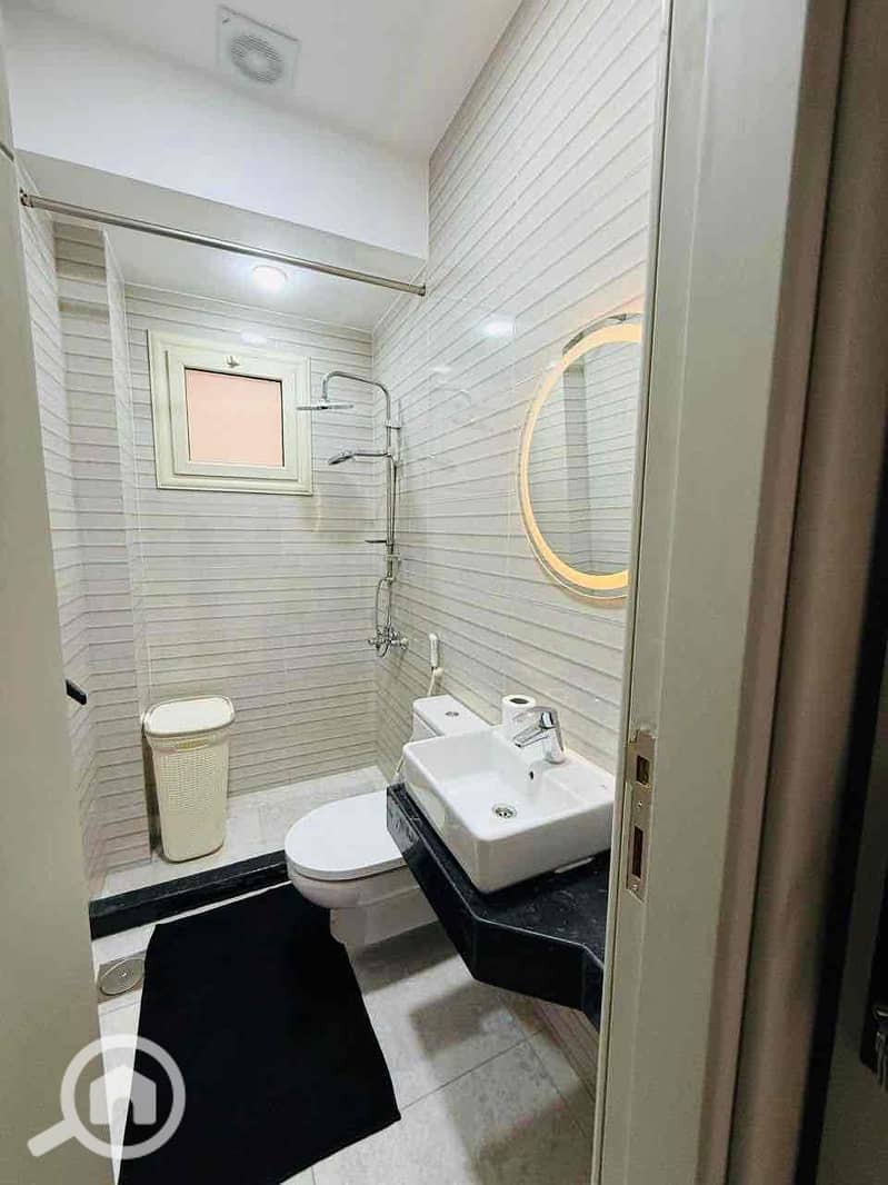 11 97e26b17-73b3-47a6-a127-82f9ee6ab5cc. jpg