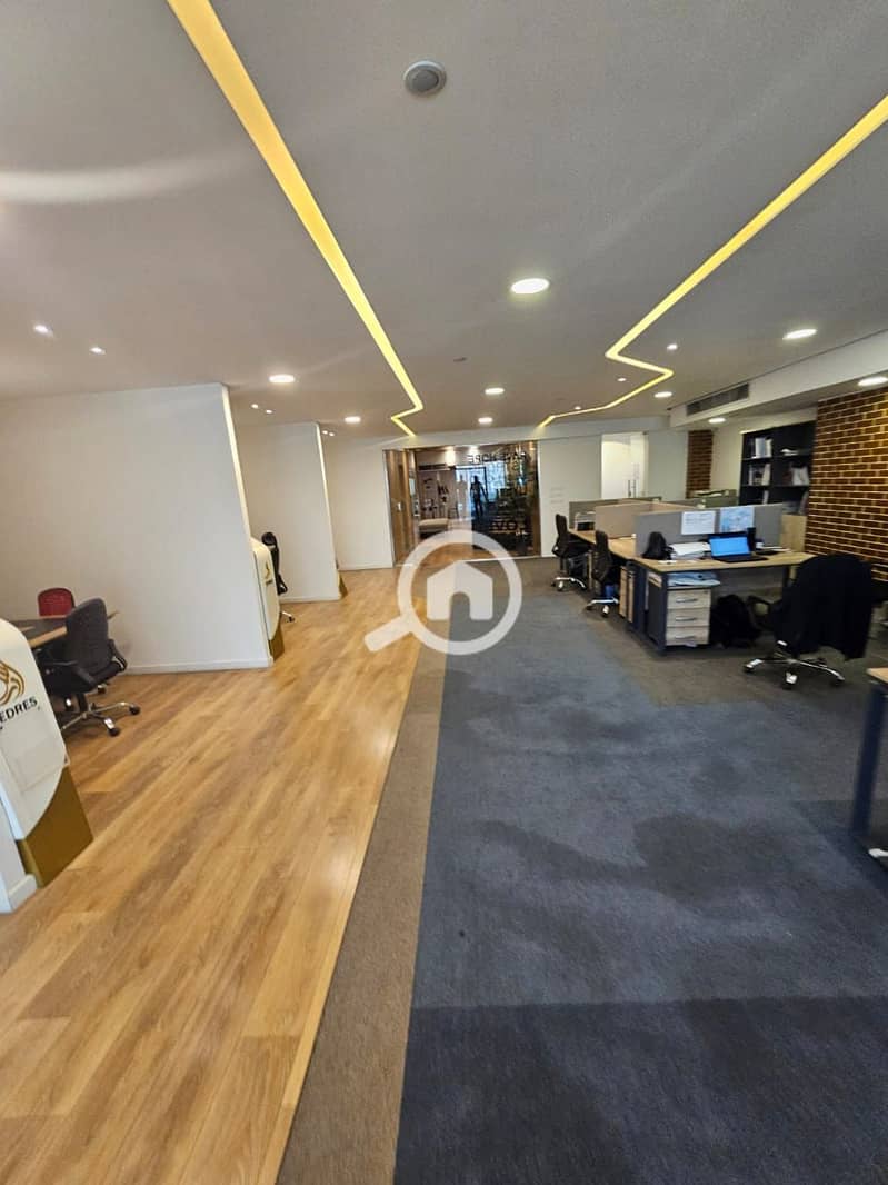 3 a40f557e-eeff-4897-a444-8e38a74d1f3d. jpeg