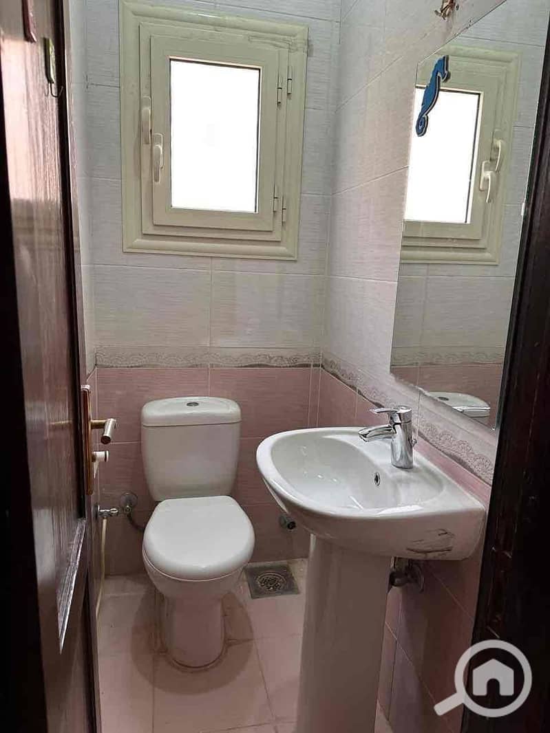 12 cd63e3fb-ee92-4826-a917-75931cbc379d. jpg