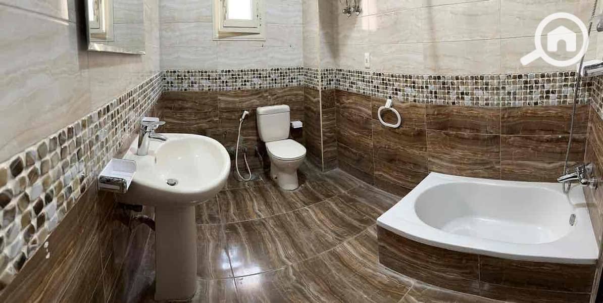 14 afcc5568-e4a1-4b6d-bba8-a8cae6d2df26. jpg