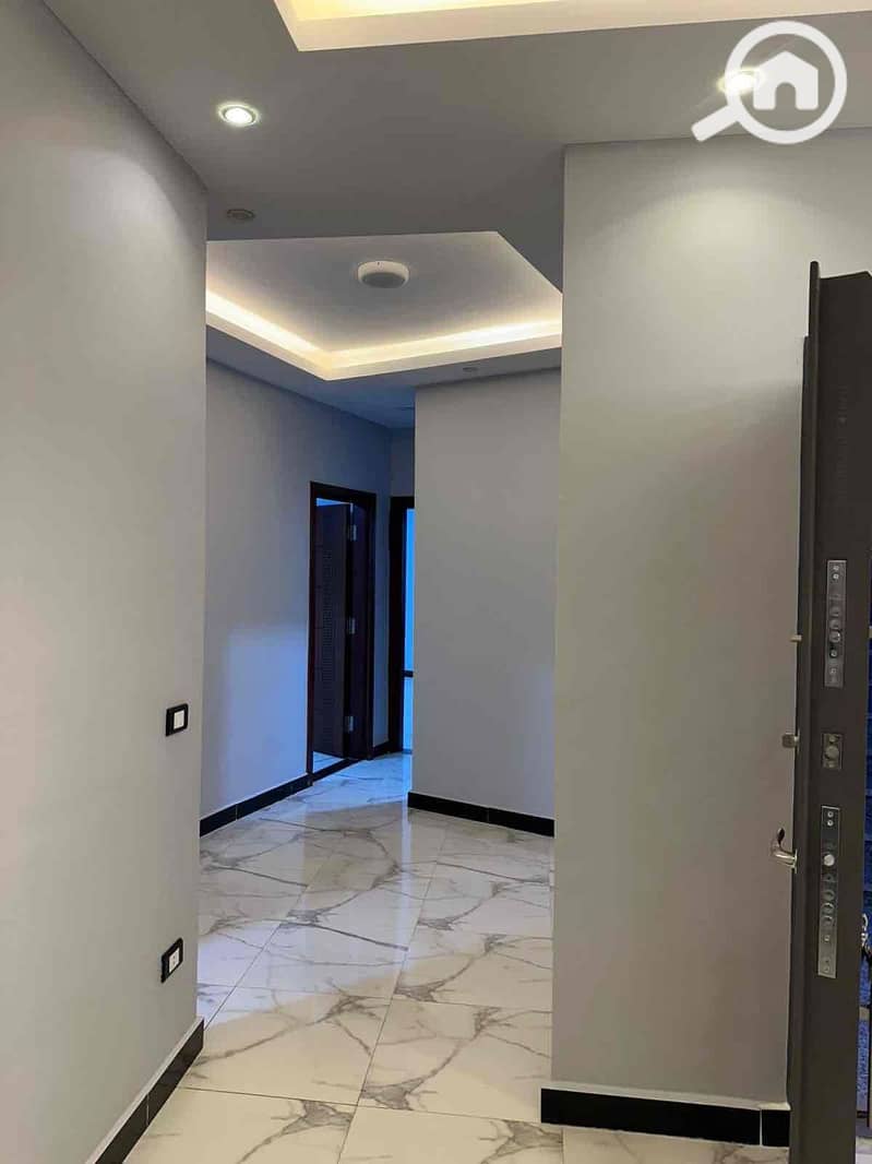 2 d363fdf8-6017-4b1c-94a0-3adaef2b8477. jpg