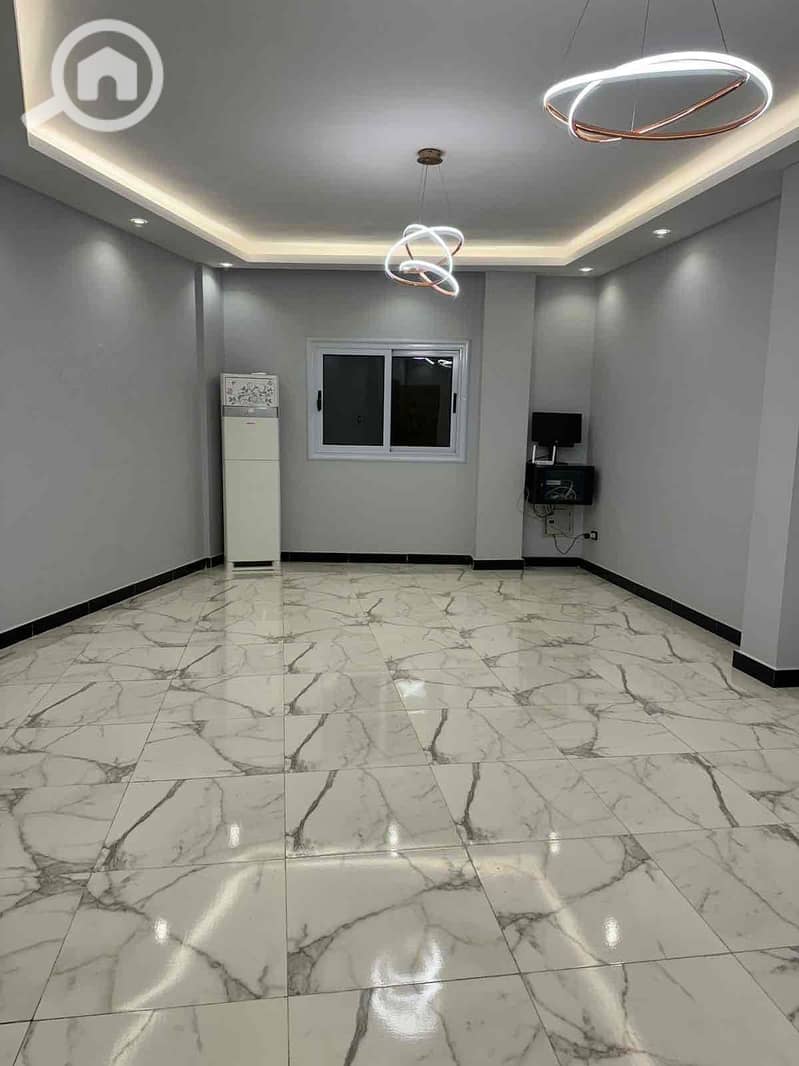 3 241148c8-ec33-45a7-9d44-f94c91cb093b. jpg