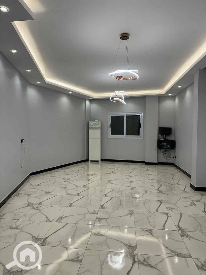 4 a5d4135d-d36c-4e96-82c5-be0174704c31. jpg